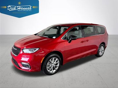 New 2026 Chrysler Pacifica Select