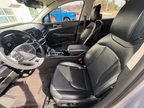 Used 2023 Kia Sportage EX image 10