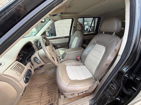Used 2004 Ford Explorer Eddie Bauer image 9