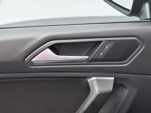 Used 2021 Volkswagen Tiguan S image 11