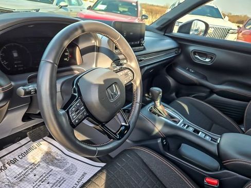 Used 2024 Honda HR-V Sport image 11