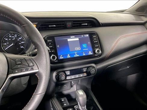 Used 2024 Nissan Kicks SR w/ SR Premium Package image 9
