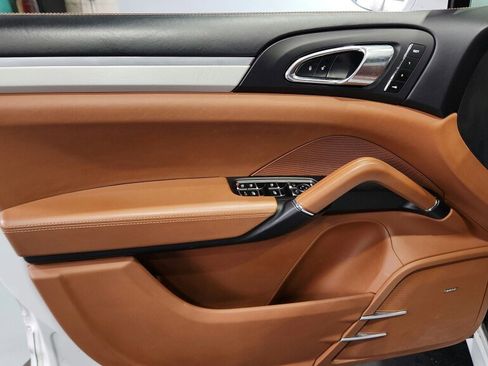 Used 2017 Porsche Cayenne GTS image 27