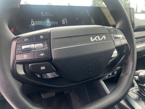 Used 2025 Kia K4 LXS image 28