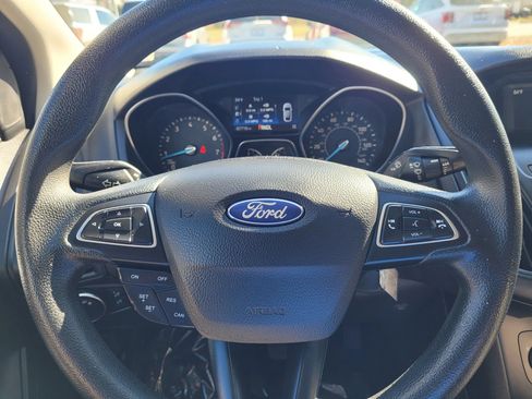 Used 2017 Ford Focus SE FWD image 25
