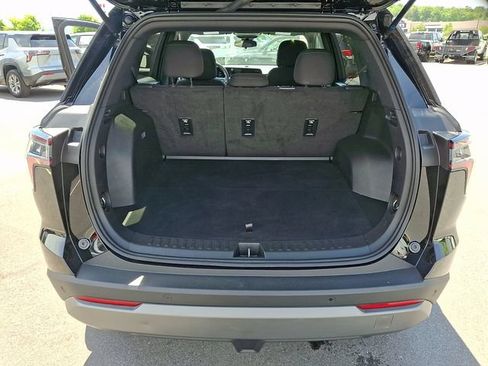 Used 2025 Chevrolet Equinox LT FWD image 29