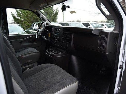 Used 2024 GMC Savana 2500 w/ Driver Convenience Package image 9