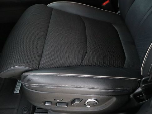 Used 2023 Genesis GV70 2.5T w/ Sport Prestige Package AWD/4WD image 19