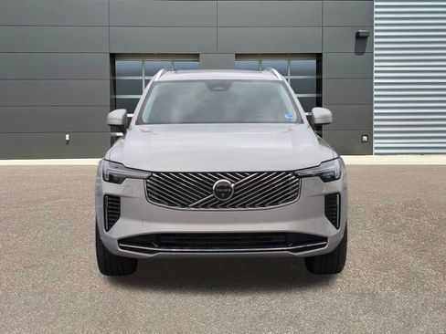 Certified 2025 Volvo XC90 B6 Plus AWD/4WD image 2