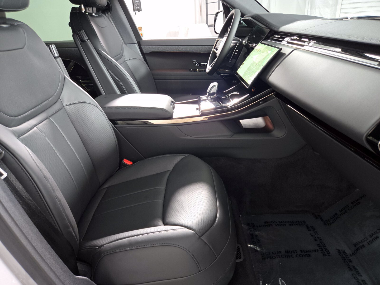New 2027 Land Rover Range Rover Sport Dynamic SE AWD/4WD image 3