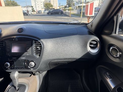 Used 2011 Nissan Juke SV FWD image 15