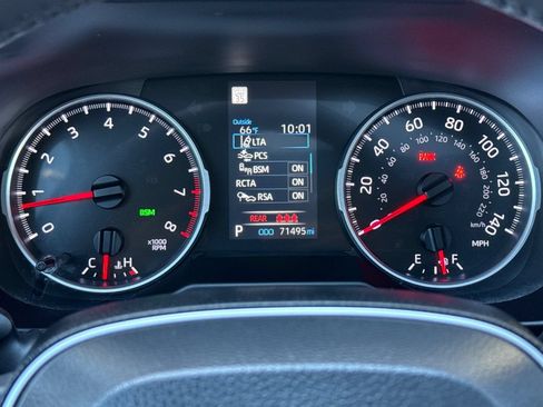 Used 2022 Toyota RAV4 XLE Premium FWD image 24