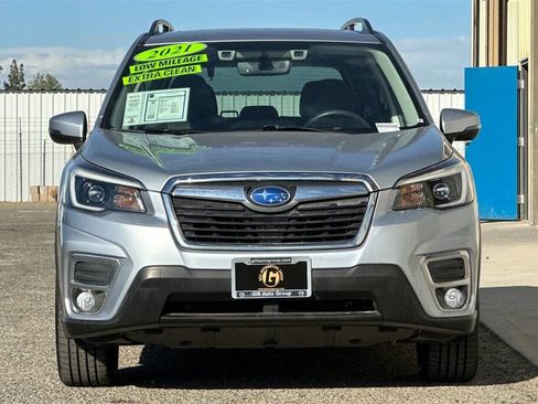 Used 2021 Subaru Forester Limited image 9