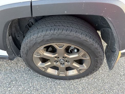 Used 2024 Toyota RAV4 Hybrid Woodland image 27