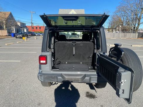 Used 2019 Jeep Wrangler Sport image 22