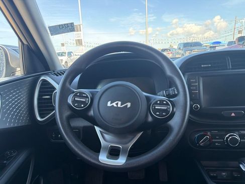 Used 2024 Kia Soul LX w/ Option Group 015 FWD image 11