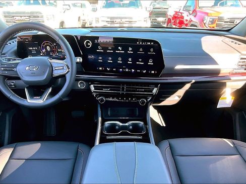 New 2026 Chevrolet Traverse Z71 w/ Driver Confidence Package image 5