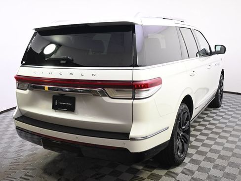 Used 2022 Lincoln Navigator Reserve AWD/4WD image 6