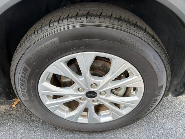 Used 2024 Ford Escape Active w/ Cold Weather Package FWD image 12
