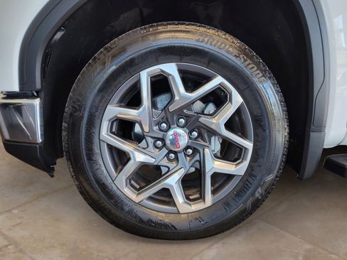 Used 2024 GMC Sierra 1500 SLT w/ SLT Premium Plus Package image 30