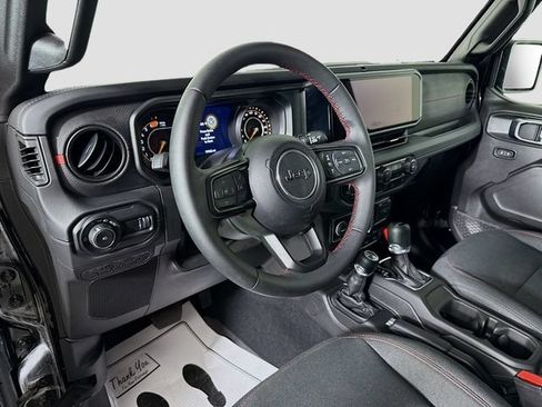 Used 2024 Jeep Wrangler Unlimited Rubicon AWD/4WD image 7