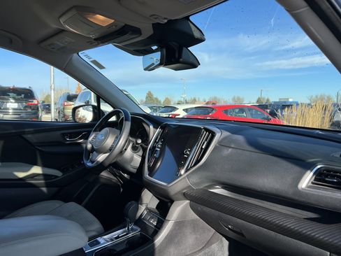 Used 2023 Subaru Ascent Premium w/ Convenience Package image 16