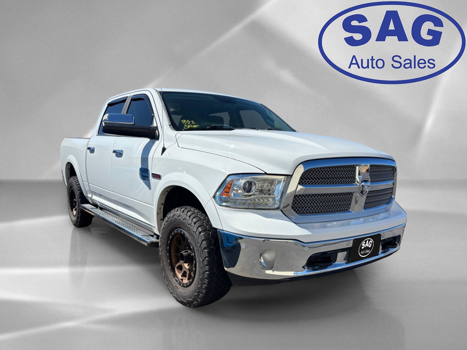 Used 2015 RAM 1500 Laramie Longhorn w/ Convenience Group AWD/4WD image 2
