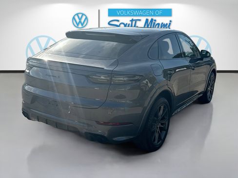 Used 2021 Porsche Cayenne S image 7