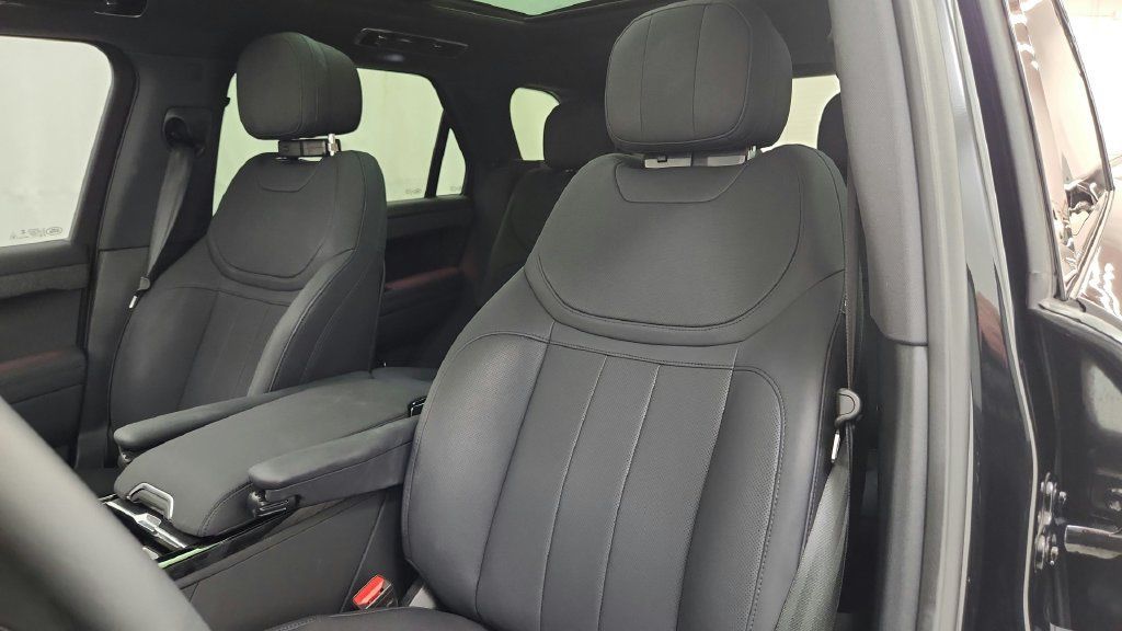 Used 2025 Land Rover Range Rover Sport Dynamic SE AWD/4WD image 28