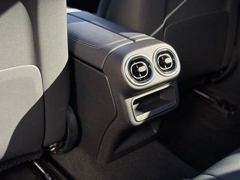 Used 2026 Mercedes-Benz GLC 300 4MATIC image 42