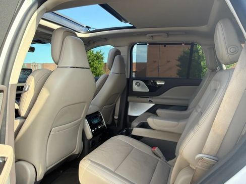 Used 2020 Lincoln Aviator Reserve w/ Equipment Group 202A AWD/4WD image 10