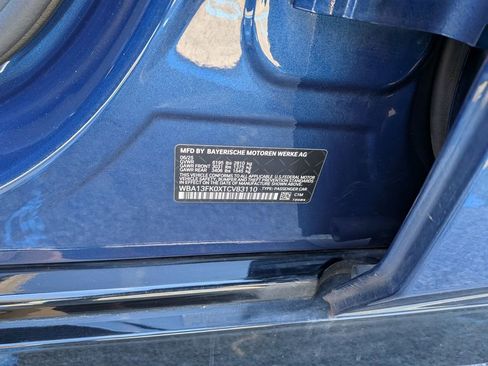 Used 2026 BMW 550e xDrive w/ Executive Package image 27