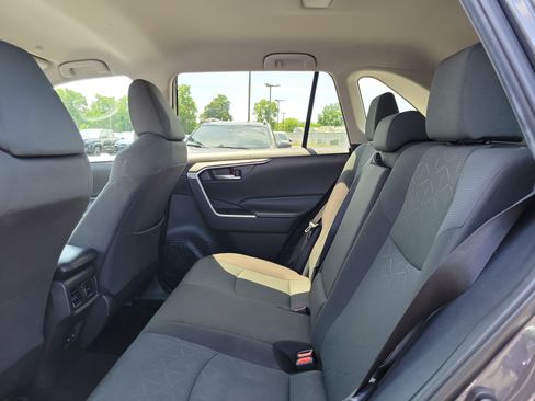 Used 2024 Toyota RAV4 XLE FWD image 11