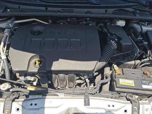 Used 2018 Toyota Corolla SE FWD image 23