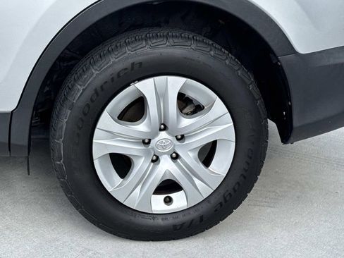 Used 2014 Toyota RAV4 LE image 8