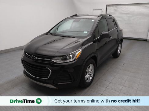 Used 2020 Chevrolet Trax LT w/ LT Convenience Package FWD image 1