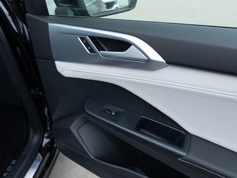 New 2026 Volkswagen Taos SE FWD image 46