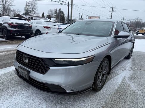 Used 2023 Honda Accord EX image 2