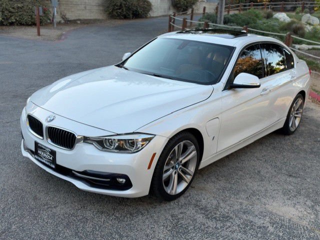 Used 2018 BMW 330e w/ Premium Package RWD image 1