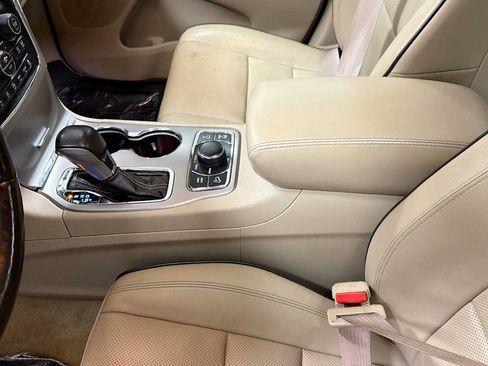 Used 2018 Jeep Grand Cherokee Overland AWD/4WD image 23