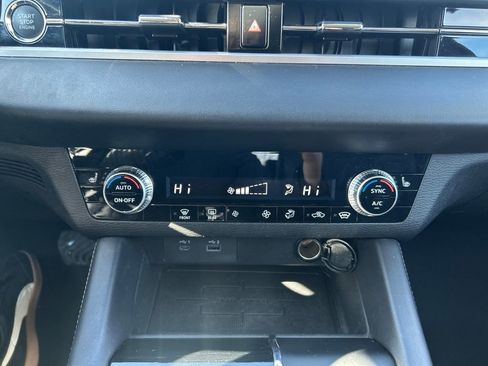 Used 2023 Mitsubishi Outlander SE Black Edition image 27