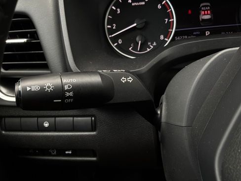 Used 2025 Nissan Rogue SV AWD/4WD image 34