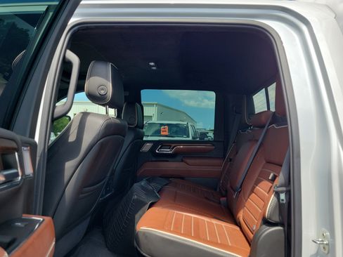 Used 2024 GMC Sierra 3500 Denali Ultimate AWD/4WD image 12
