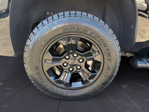 Used 2017 Chevrolet Tahoe LT w/ Z71 Midnight Edition image 38