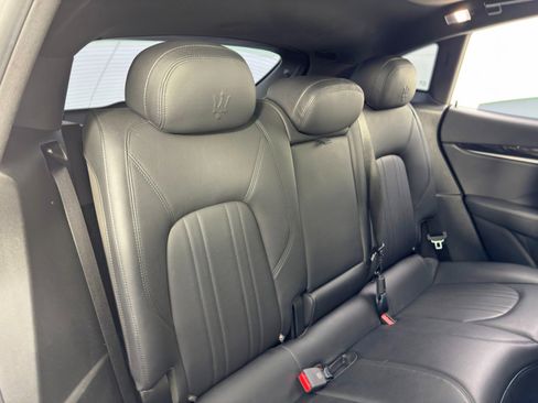 Used 2019 Maserati Levante image 38