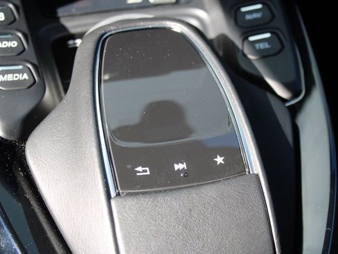 Used 2020 Aston Martin V8 Vantage Coupe image 36