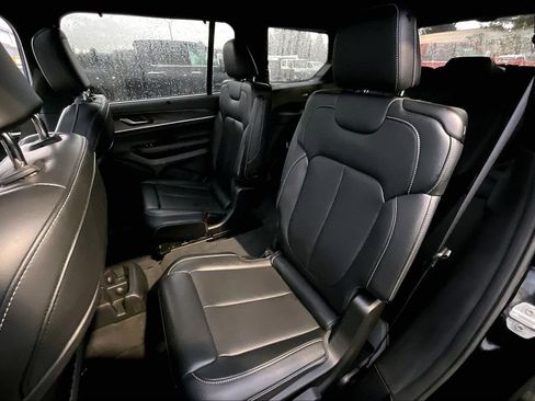 Used 2024 Jeep Grand Cherokee L Limited w/ Luxury Tech Group II image 25