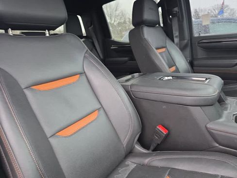 Used 2022 GMC Sierra 1500 AT4 w/ AT4 Preferred Package image 9