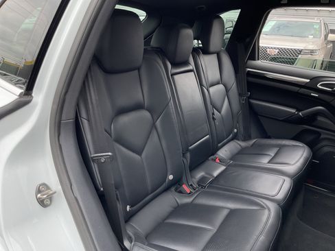 Used 2016 Porsche Cayenne S AWD/4WD image 20