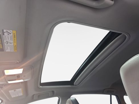 Used 2017 Toyota RAV4 Limited image 29